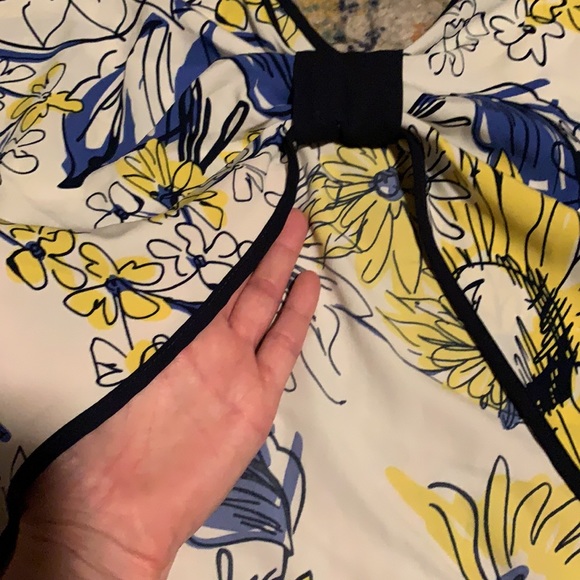 Floral backless crop top! Super cute! - Picture 6 of 6